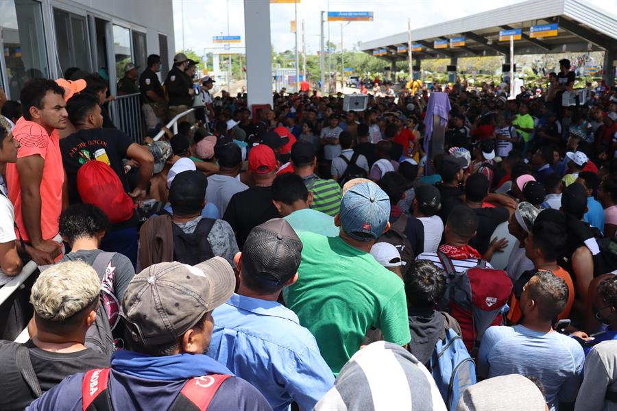 caravana migrante mexico pide visa transito