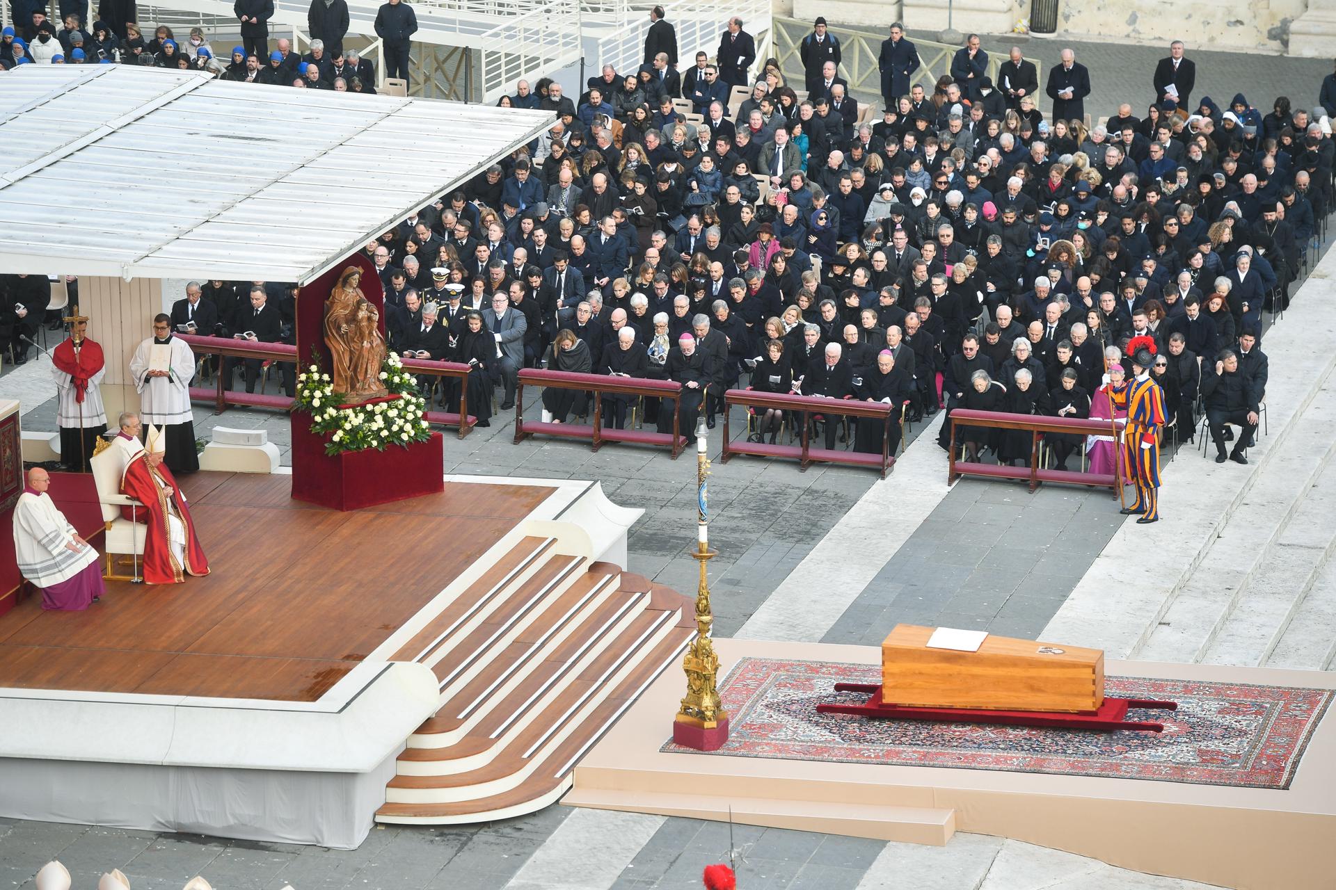 funeral del papa benedicto xvi