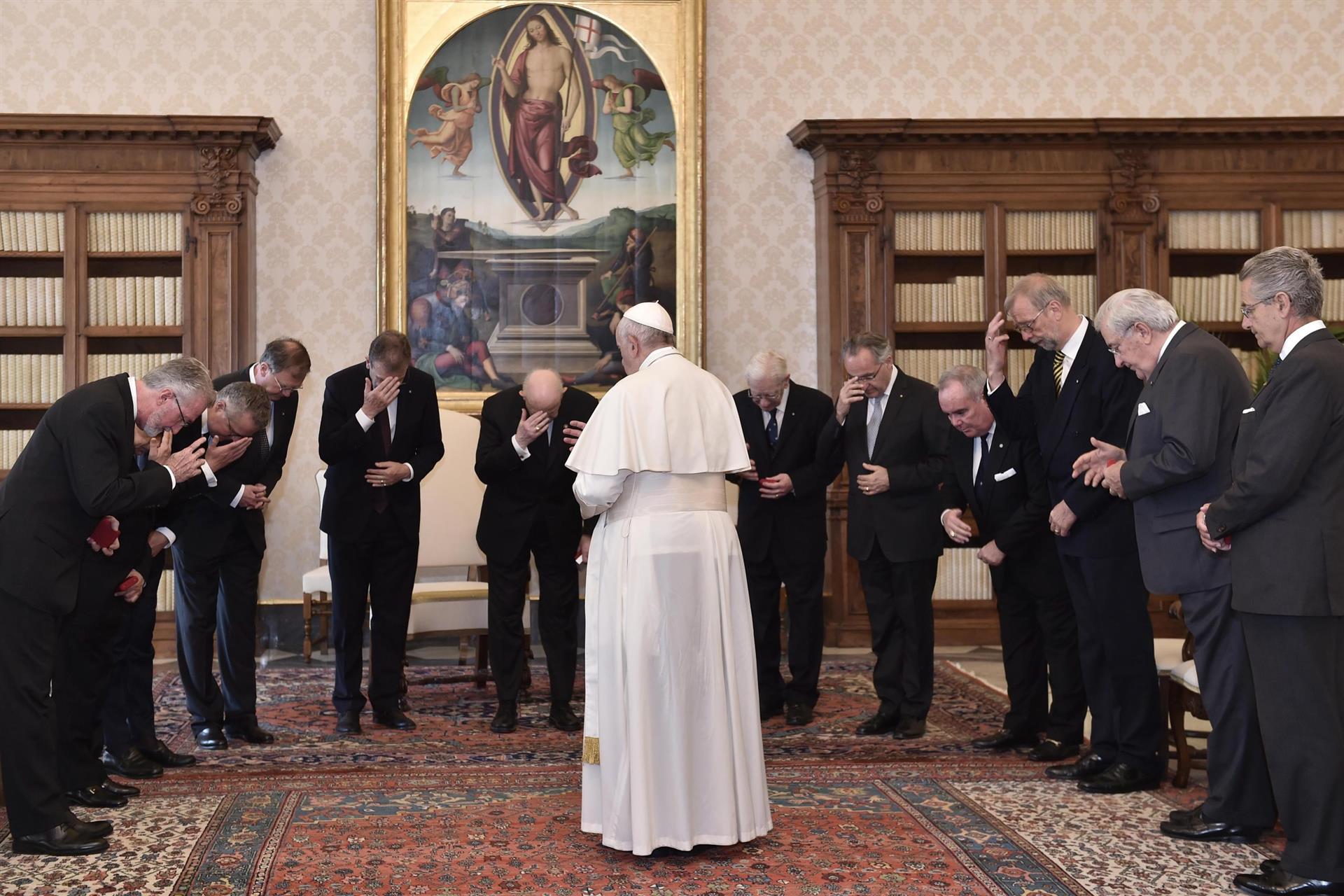 papa francisco orden de malta nueva constitucion