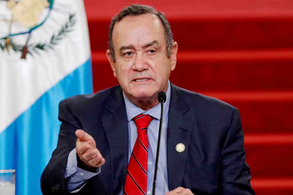 juez cita a presidente de guatemala