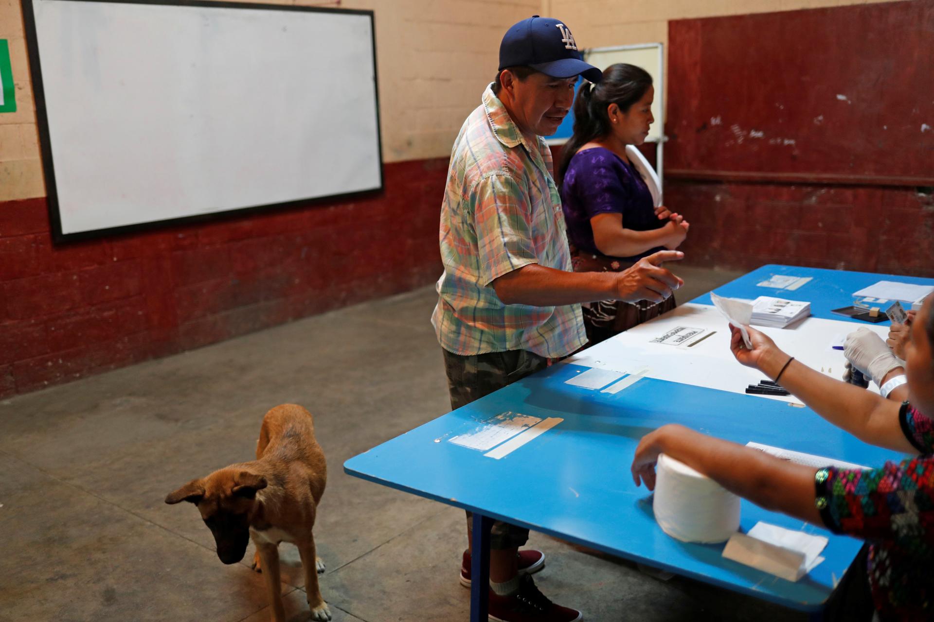 Centros de votación abren en Guatemala a la espera de 9,3 millones de