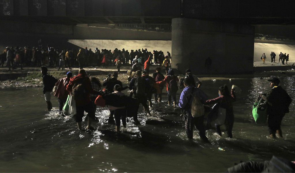 cruce migrantes rio bravo