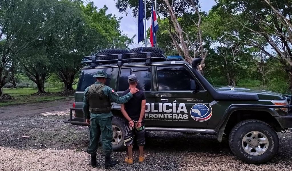 nicaraguense detenido por policia costarricense