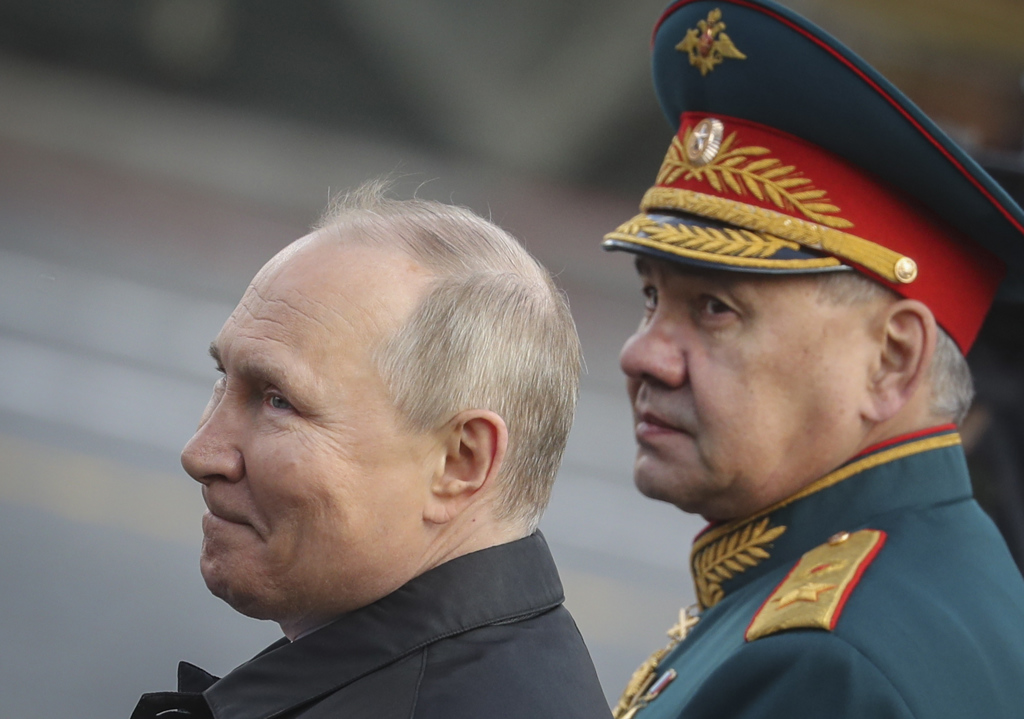 Vladimir Putin y ministro defensa Rusia