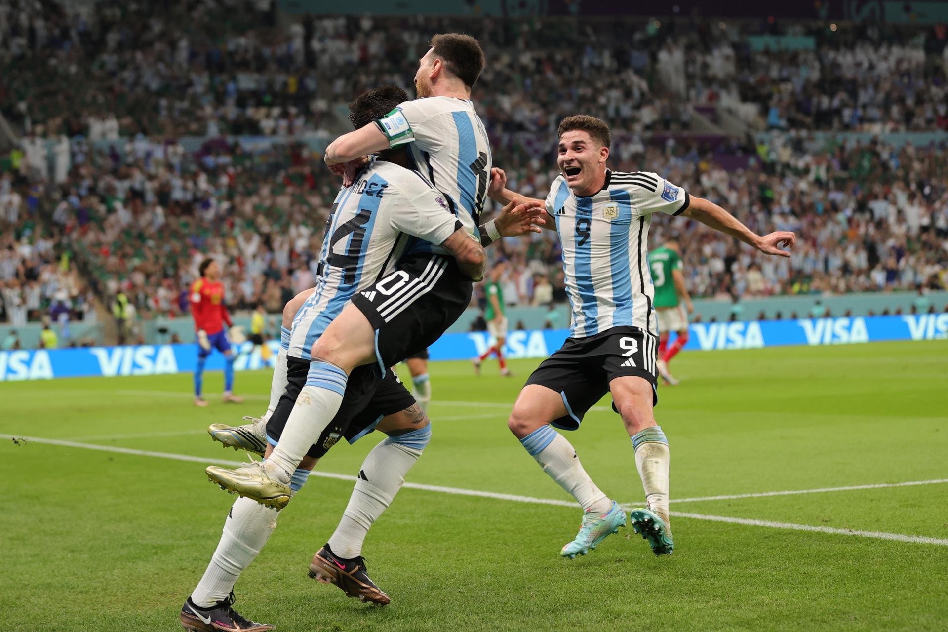 Messi celebrando un gol ante México 